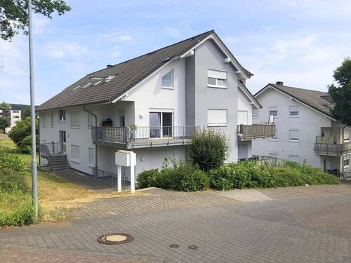 Hausansicht - Gemütliche 2 Zimmerwohnung mit Terrasse