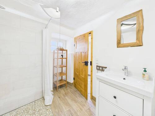 CAM04517G0-PR0004-STILL013.jpg - 