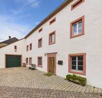 Saniertes Denkmal in Idenheim bei Bitburg – ökologisch, historisch & hochwertig modernisiert