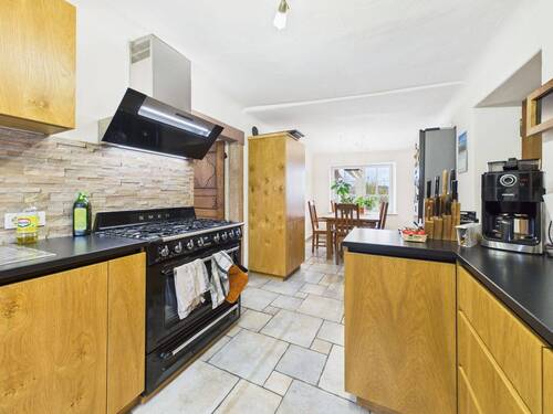 CAM04517G0-PR0004-STILL007.jpg - 