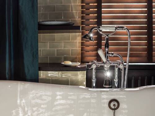 Detailansicht der freistehenden Badewanne von Devon & Devon - 