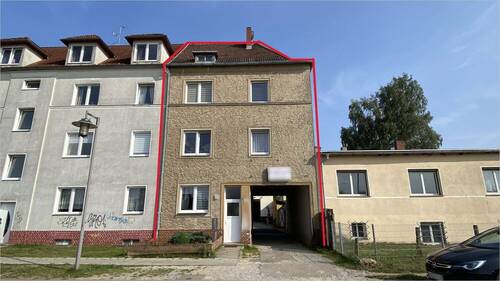 Vorderansicht Wohnhaus - Halle zum Kaufen in Neuruppin