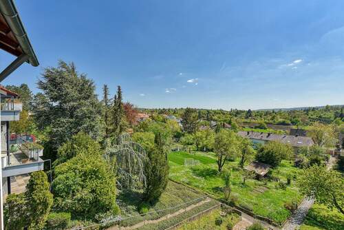 Blick nach Süd-Osten - 4 Zimmer Etagenwohnung zur Miete in Stuttgart