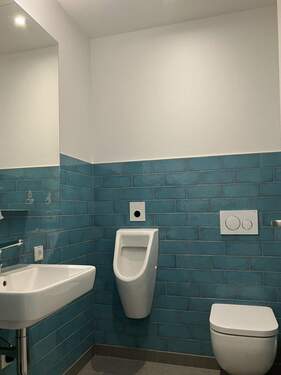 Herren-WC-Raum - 