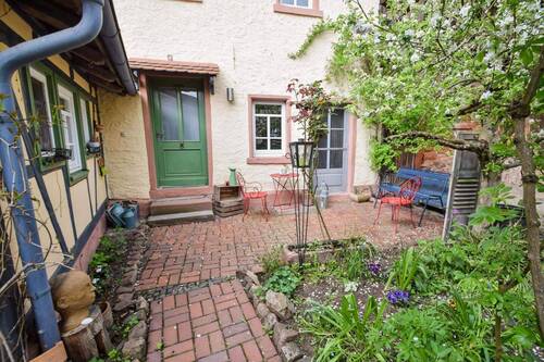 Hauseingang und Terrasse - 4 Zimmer Einfamilienhaus in Otzberg