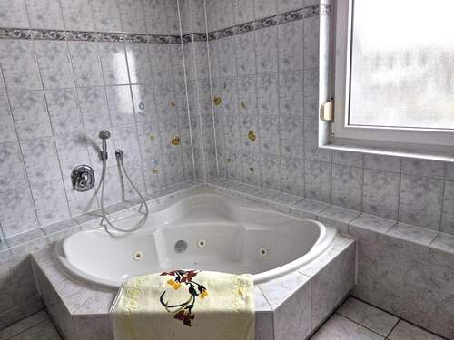 Eckbadewanne - 