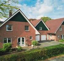 Doppelhaus in zentraler Lage von Neuenhaus mit zwei Garagen