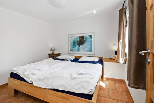 Zimmer 2 - 
