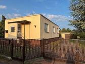 Hausansicht - EINFAMILIENHAUS MIT BAUGRUNDSTÜCK UND VIEL POTENZIAL