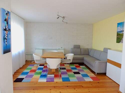 Das großzügige Wohnzimmer - 