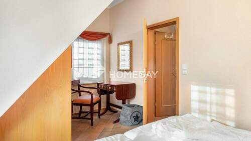 1. OG Schlafzimmer 2 - 