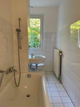 Beispielbild Bad - Etagenwohnung mit 58,00 m&sup2; in Meißen zur Miete