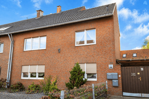 Gepflegtes 3-Familienhaus und Einfamilienhaus - 1 Zimmer Mehrfamilienhaus, Wohnhaus zum Kaufen in Mönchengladbach
