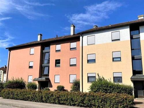 Ansicht Osten - Wohnen und sich Wohlfühlen in dieser gepflegten 2-Zi.-Wohnung in MühldorfNord