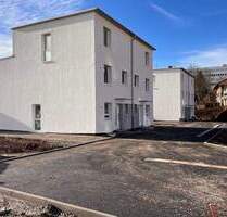 Moderne NEUBAU-DDH KFW 40---Bezug Ende 1. Quartal 2026. Keller. Dachterrasse. Gehobene Ausstattung. Erstbezug. - Sankt Georgen im Schwarzwald Stadtgebiet