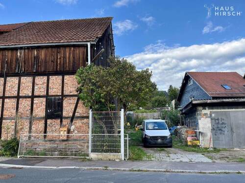 Ansicht Scheune und Einfahrt - Einfamilienhaus mit 250,00 m&sup2; in Hildburghausen zum Kaufen