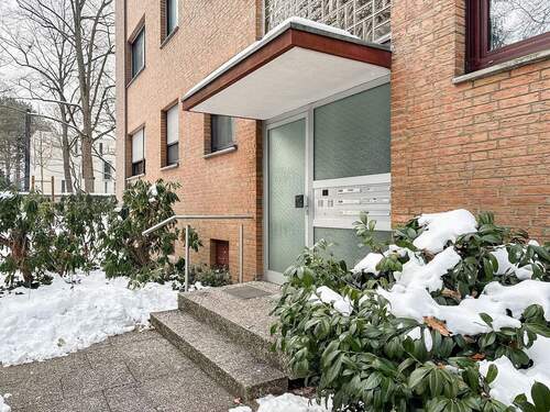 Hauseingang - 3 Zimmer Etagenwohnung zum Kaufen in Hannover