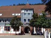 Blick auf den Haupteingang - 