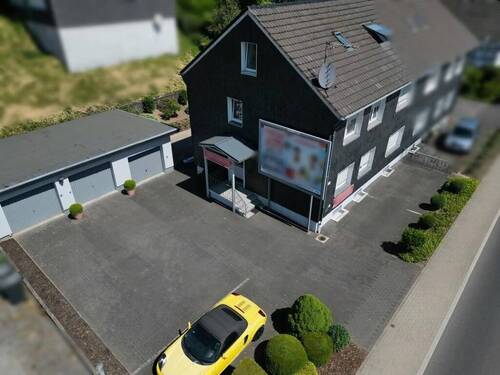 Drohnenaufnahme - Vermietetes 3-Familienhaus in gefragter Lage von Kürten * regelmäßige Renovierungsmaßnahmen erfolgt * Erbpachtgrundstück