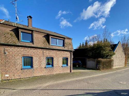 Straßenansicht - Charmantes Haus in Randlage mit großem Grundstück