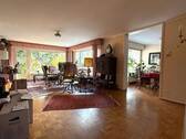 Wohnzimmer + Esszimmer - Bungalow mit 142,00 m&sup2; in Frankfurt am Main zum Kaufen