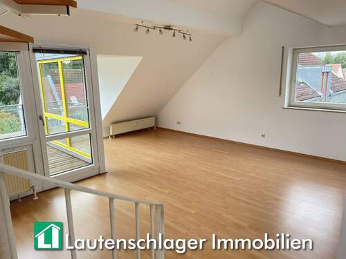 Einfach charmant wohnen. - 2,5-Zimmer-Galeriewohnung mit Dachterrasse und Tiefgaragenstellplatz in Neumarkt