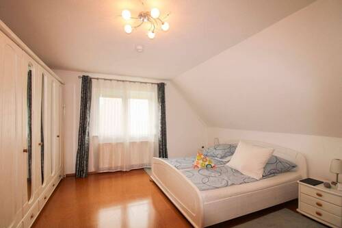 Schlafzimmer - 5 Zimmer Einfamilienhaus zum Kaufen in Norden