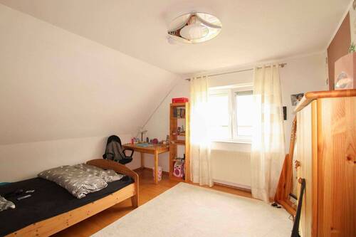 Kinderzimmer 1 - 5 Zimmer Einfamilienhaus in Norden