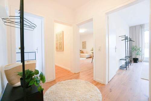 Bild 1 - Gut geschnittene 3-Zi.-ETW mit 2 Balkonen und Hafenblick, provisionsfrei!