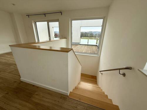 Treppenabgang zur 1. Etage - 