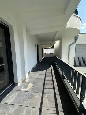 Balkon2.jpg - Neu sanierte 5-Zimmer-Wohnung mit XXL-Balkon im Herzen von Düsseldorf