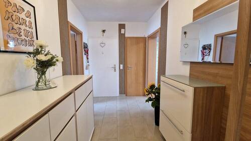 Diele (2) - Etagenwohnung mit 74,40 m² in Aachen zum Kaufen