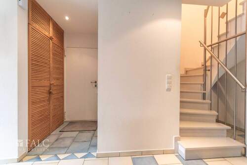 Garagenzugang u. Treppe ALT - 