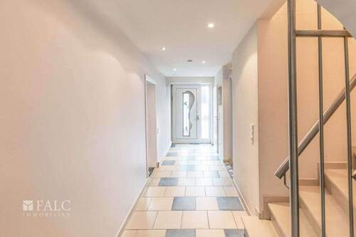 Hausflur - 4 Zimmer Doppelhaushälfte zum Kaufen in Hückelhoven