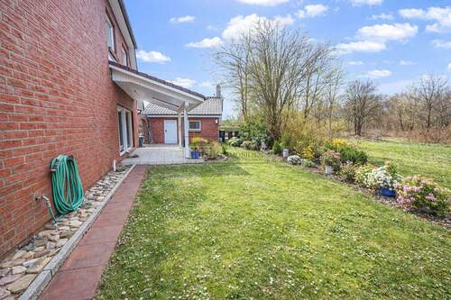 Gartenansicht - Massives Einfamilienhaus in ruhiger Lage