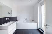 Bad en Suite mit Wanne - 