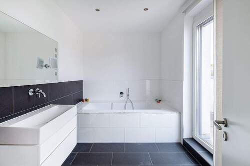Bad en Suite mit Wanne - 