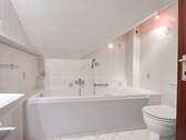 Bad mit Wanne 2 - 