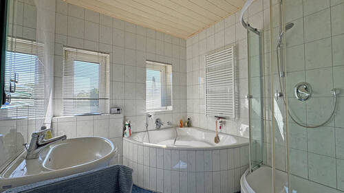 Badezimmer im 1.OG - 