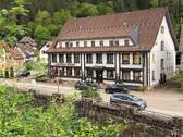 Ansicht - neuer Preis: Ein komplettes Hotel mit Garten und weiterem Baugrundstück, provisionsfrei