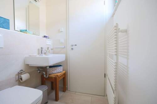 Gäste WC mit Dusche im EG - Einfamilienhaus mit 140,00 m&sup2; in Buchholz in der Nordheide zum Kaufen