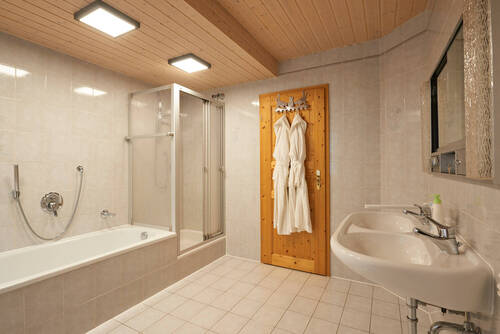 Badezimmer (EG) - 