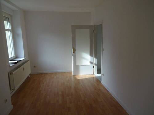 Wohnzimmer - Etagenwohnung mit 30,30 m&sup2; in Zwickau zur Miete