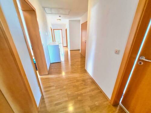 Ihre Diele - Etagenwohnung mit 117,00 m&sup2; in Regensburg zum Kaufen