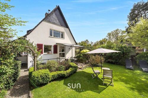 Außenansicht - 450 M² GEBORGENHEIT IM GRÜNEN - Ihr Traumzuhause mit Gartenoase in Zeppelinheim