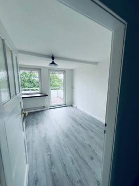 Küche mit Balkon.jpg - 
