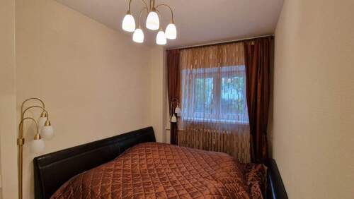  Schlafzimmer - 2 Zimmer Etagenwohnung zum Kaufen in Berlin