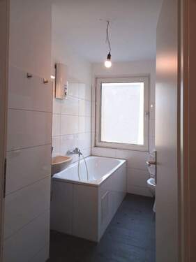 Bad - Etagenwohnung mit 62,20 m&sup2; in Duisburg zur Miete