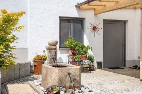 Brunnen mit Quellwasser - 