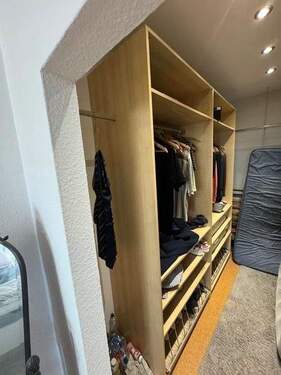 32 begehbarer Kleiderschrank - 